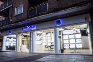 Agencia Inmobiliaria La Casa Agency Madrid – Oporto