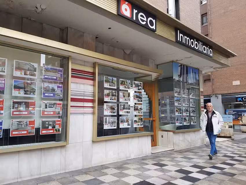 Área Inmobiliaria