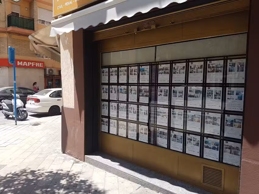 Buenos Pisos Inmobiliaria