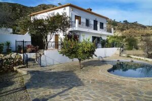 Casa y Campo-the home finders