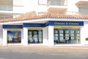 Casas & Casas