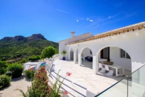 Casas de la Luz, Real Estate Agents