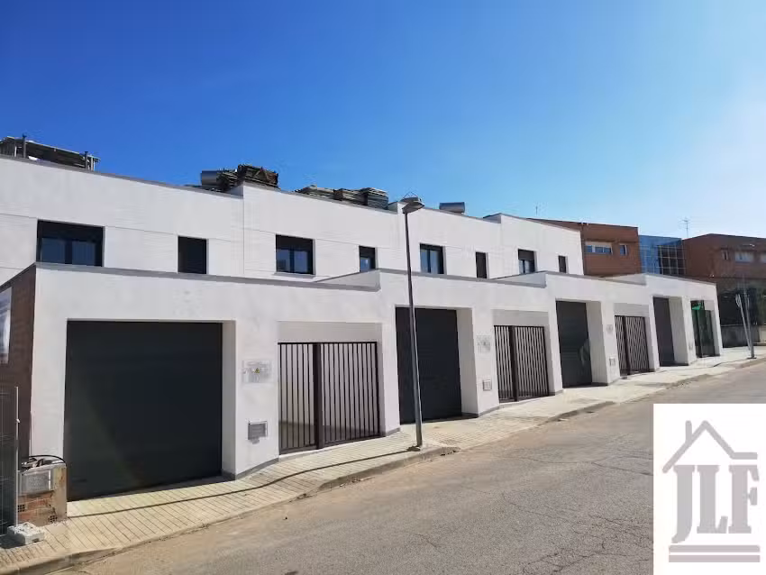 CONSTRUCTORA E INMOBILIARIA JLF