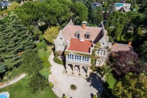 Elephant Real Estate • Room Madrid