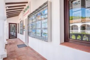 Holmes Property Sales Sotogrande (Inmobiliaria)