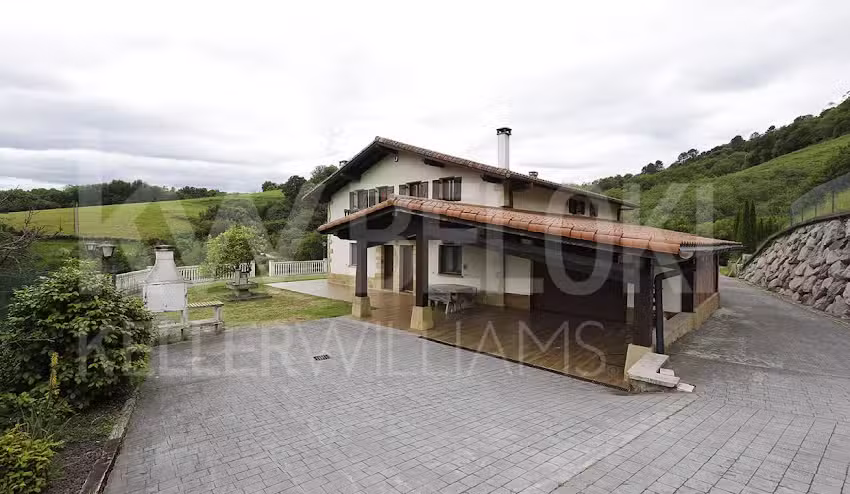 IÑIGO MARIN & Grupo Moldatu | Inmobiliaria Donostia – San Sebastián