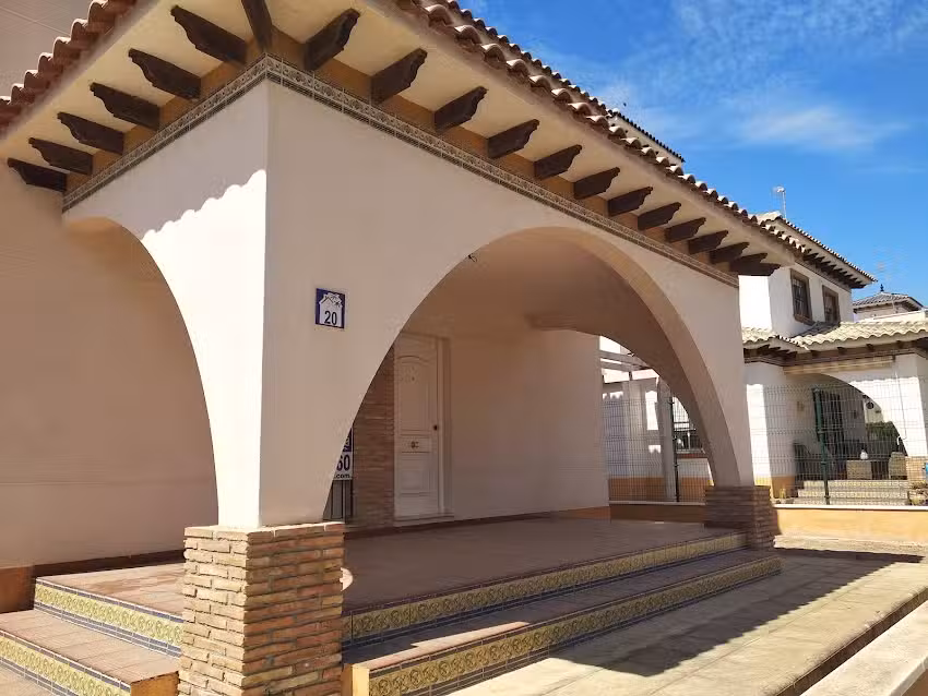 Inmobiliaria Albaladejo y Bernicola