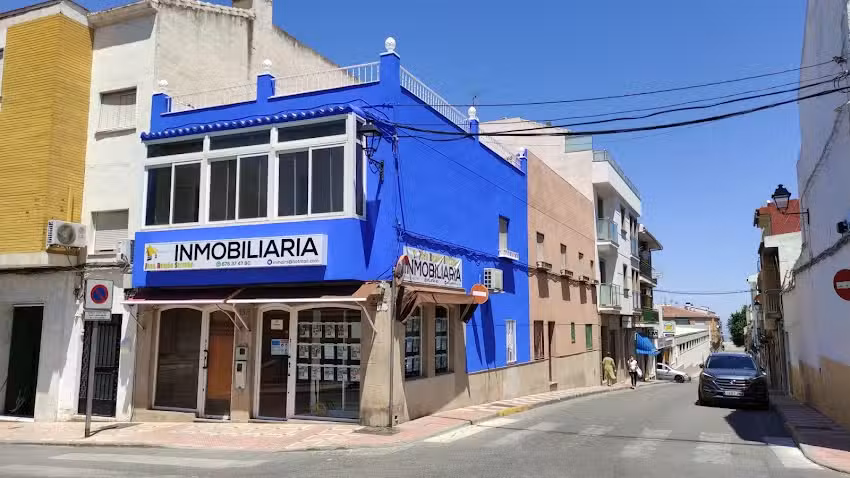 Inmobiliaria en Mancha Real Juan Ramón Serrano desde el año 2000