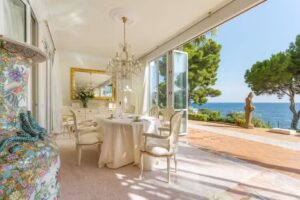 INMOBILIARIA NOTARIO & HENRIQUEZ