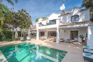 Inmobiliaria Pure Living Properties Marbella