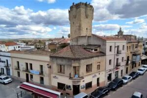 INMOBILIARIA & SERVICIOS JABATO