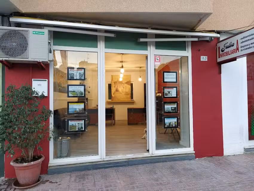 Julia Inmobiliaria Garrucha