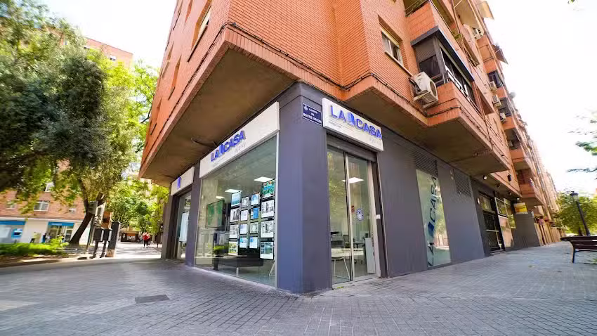 La Casa Agency / Punto Las Delicias