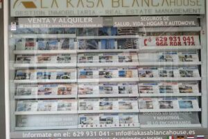 LA KASA BLANCA HOUSE