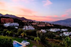 La Mairena: villas, plots and apartments in the hills above Marbella