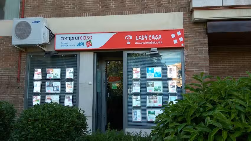 Lady Casa Asesores Inmobiliarios