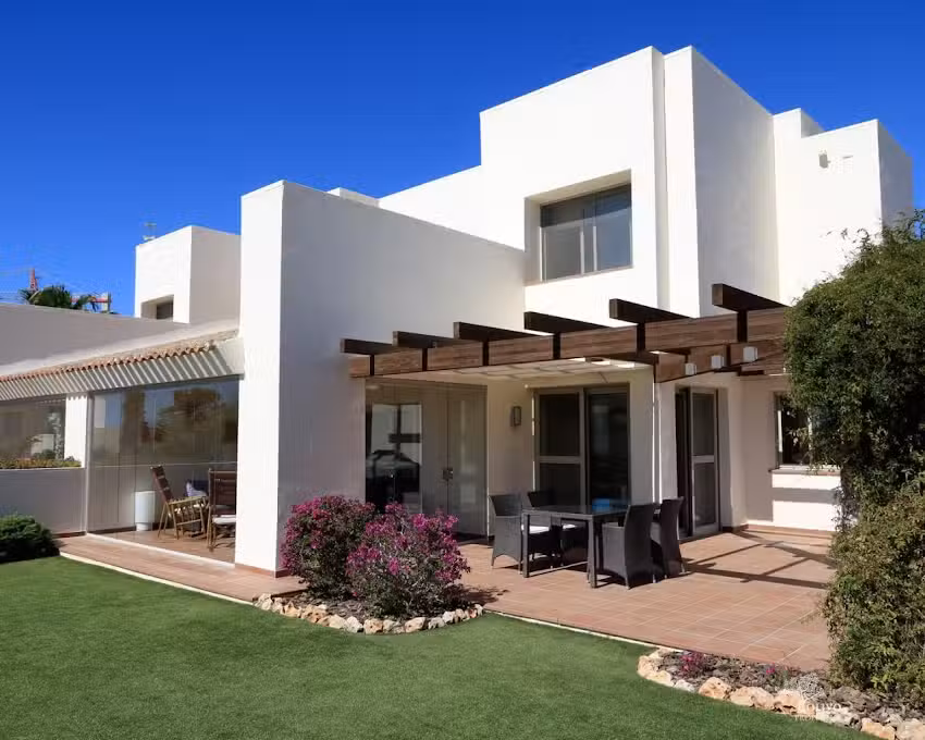 Las Colinas Properties