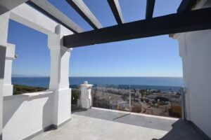 LIVING IN THE SUN REAL ESTATE