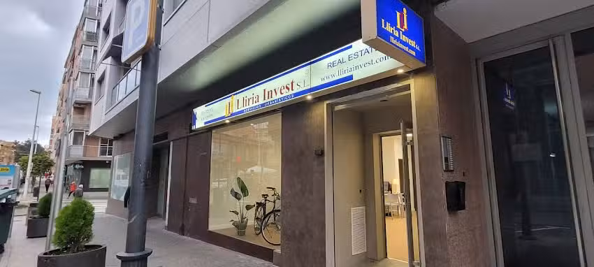 Lliria Invest Servicios inmobiliarios y urbanísticos.
