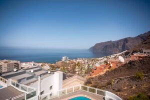 Los Gigantes Properties