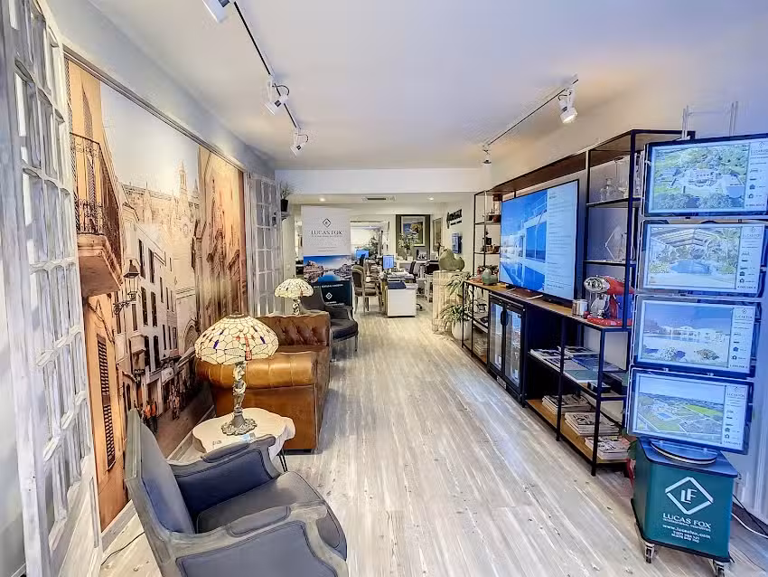 Lucas Fox — A Dils company