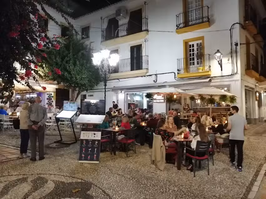 LUX MARBELLA ESTATES