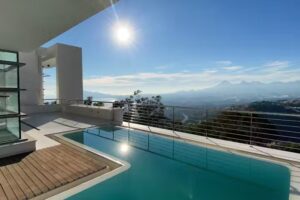 Luxury Lifestyle Services S.L.