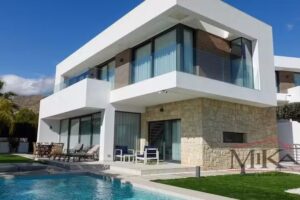 Mika Nieruchomości w Hiszpanii