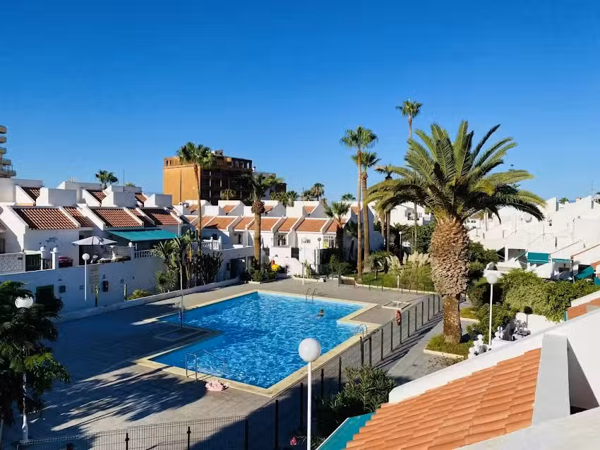 Moon Tenerife servicios integrales, s.l.