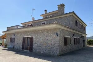 NICOLAS MESSIAS Real Estate