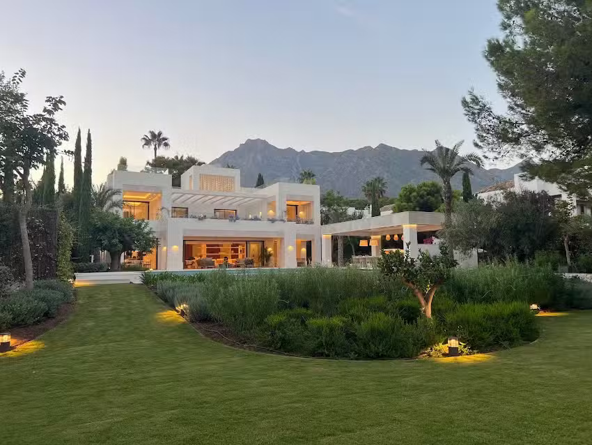 Oasis Marbella Real Estate