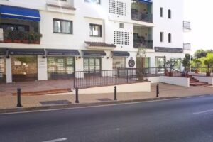Oficina De Ventas Los Monteros Rio Real