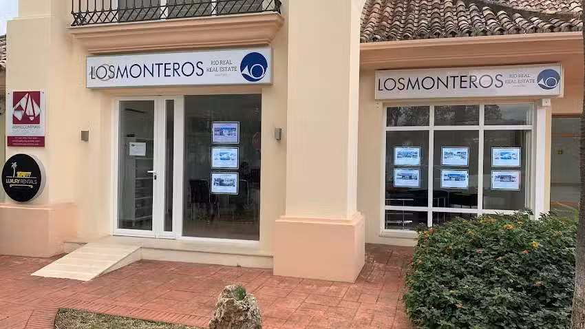 Oficina De Ventas Los Monteros Rio Real – Real Estate