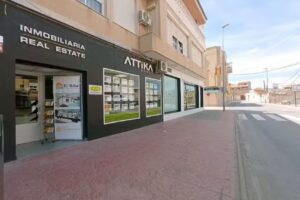 Old Farmhouses Spain y ATTIKA HOMES