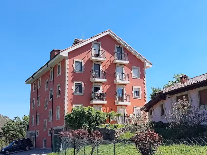 P. Vidal de la Peña inmobiliaria Compra Venta de inmuebles casas chalets pisos edificios completos locales