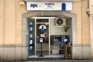 Puerta Blue – Inmobiliaria & Reformas