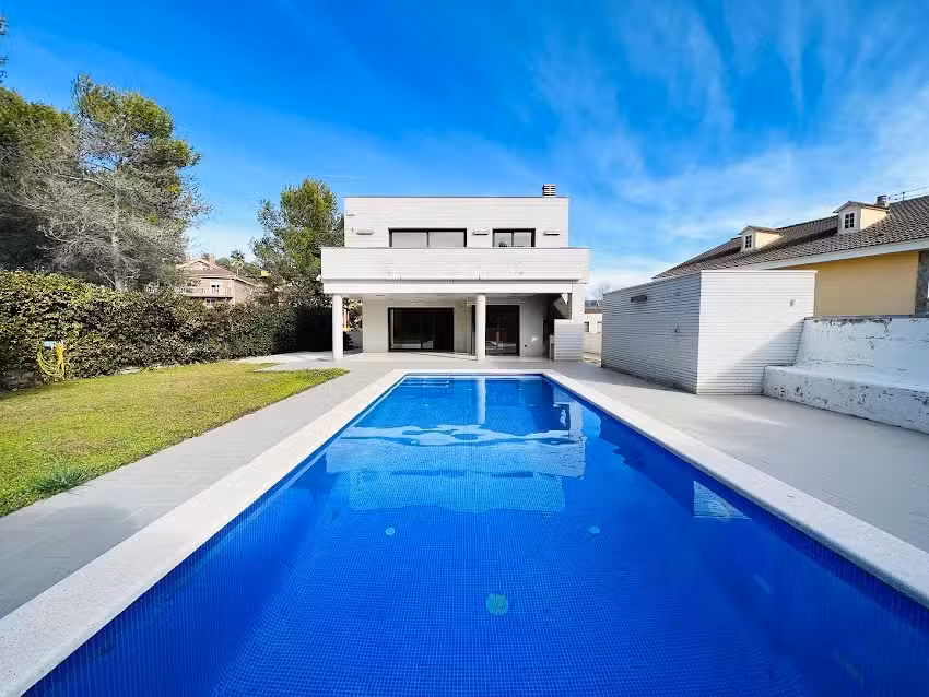 RED VANDERS REAL ESTATE