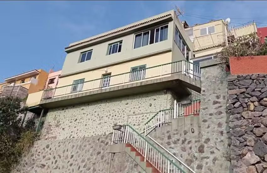 Stella Álvarez – Asesora Inmobiliaria