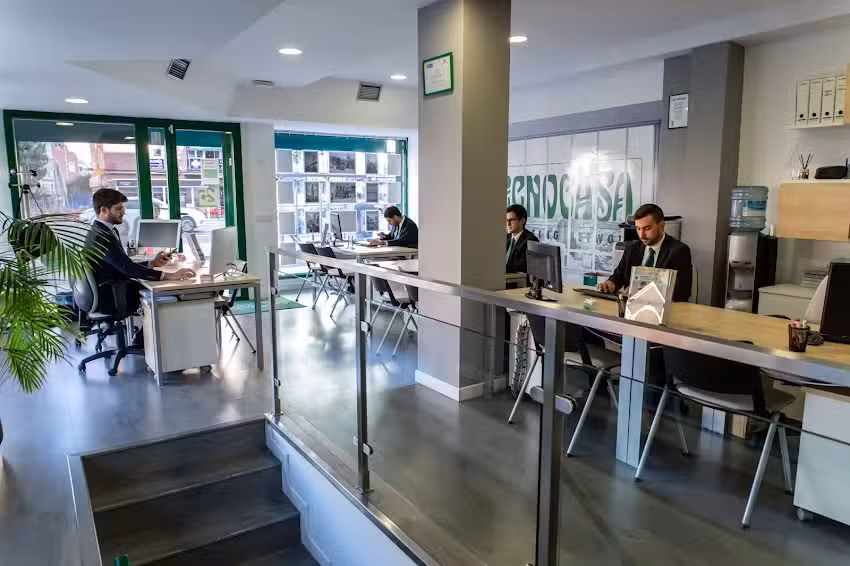 Tecnocasa agencia inmobiliaria