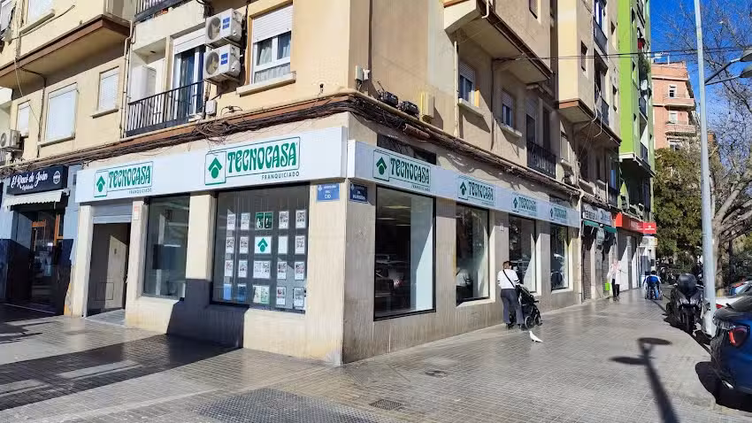 Tecnocasa Agencia Inmobiliaria Av del Cid – Nou Moles