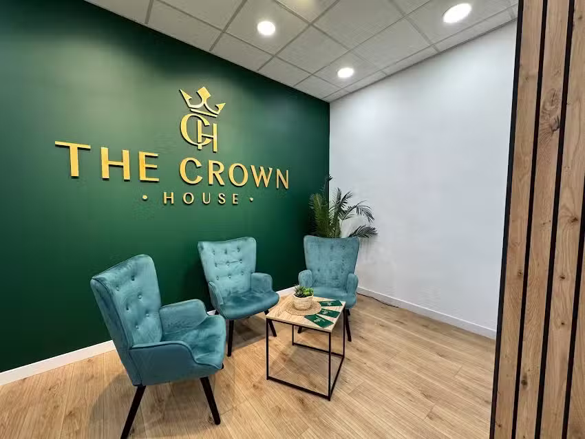 THE CROWN HOUSE