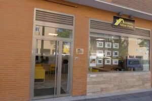Yellow Home inmobiliaria y Home Staging